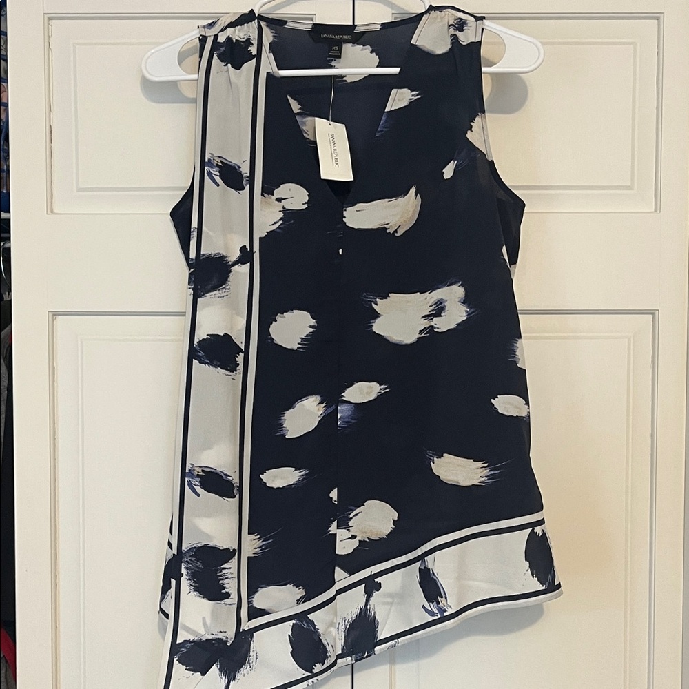 NWT Banana Republic Navy and White Sleeveless Asymmetrical tank/top/shirt sz XS